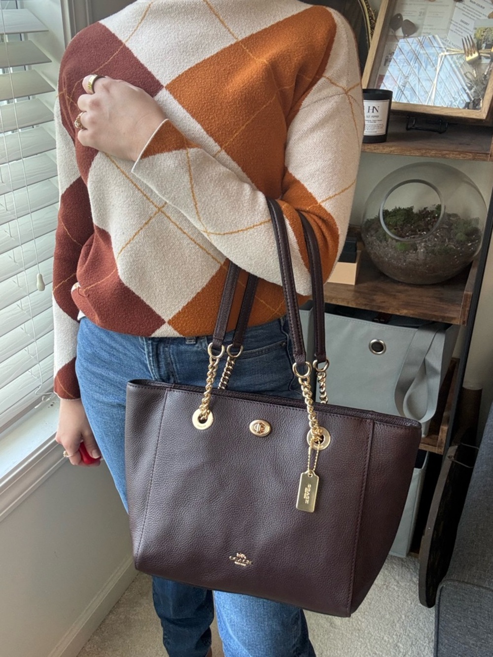 Coach Turnlock Chain Tote 27 Oxblood Pebble Leather Gold Hardware 5710 - Picture 9 of 9